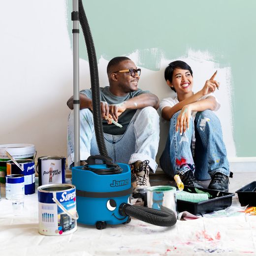 aspirador de pó James, em contexto doméstico
